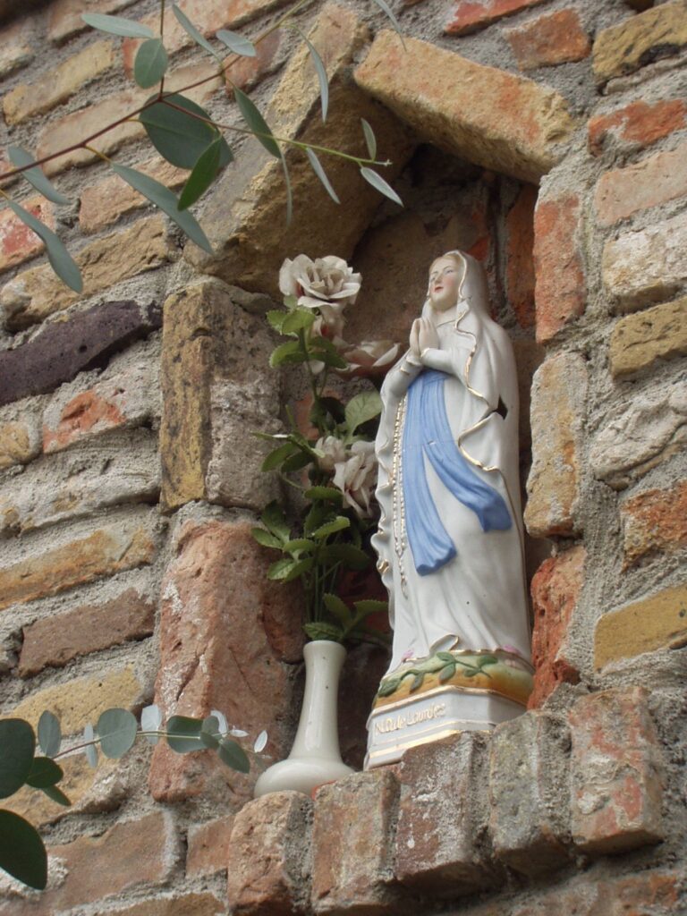 Mariabeeld bij Schelleboom in Oosterhout